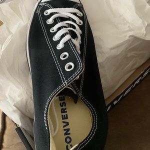 Men’s black Converse